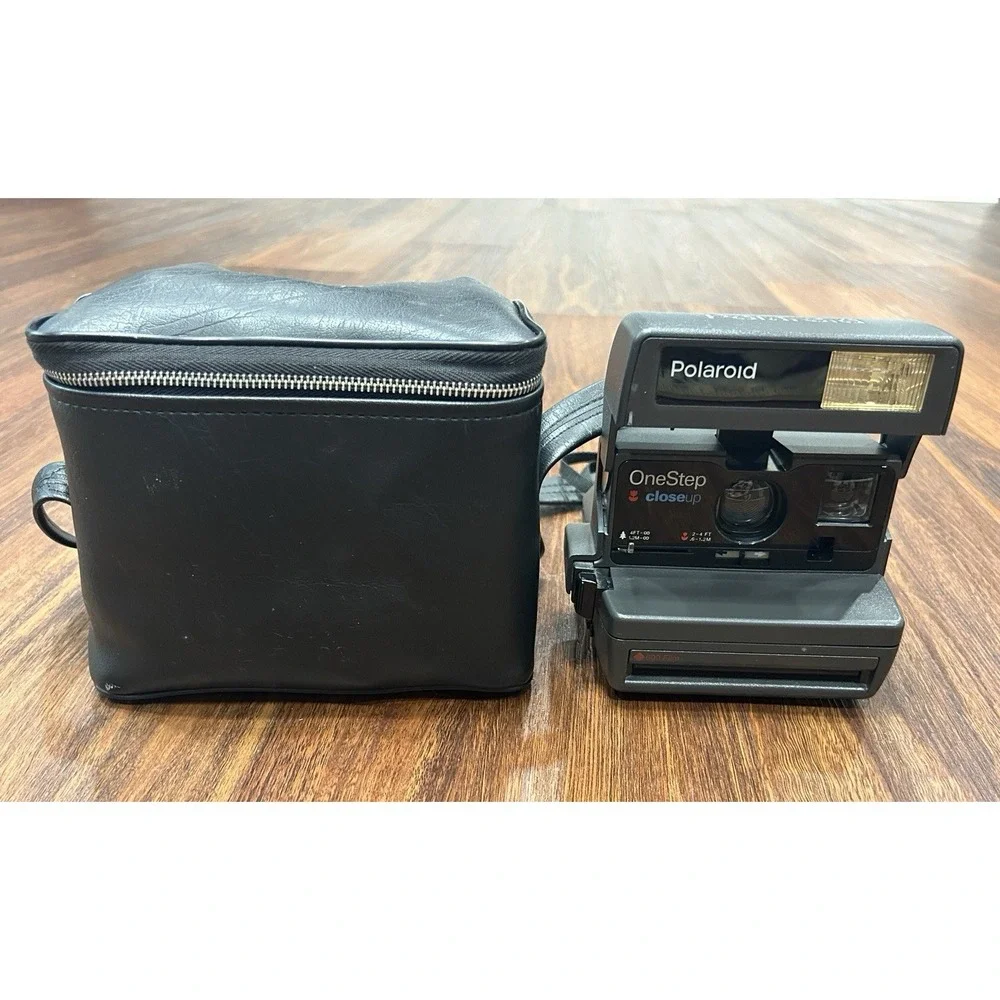 VINTAGE Polaroid OneStep CloseUp 600 Instant Film Camera With Leather Case Bag